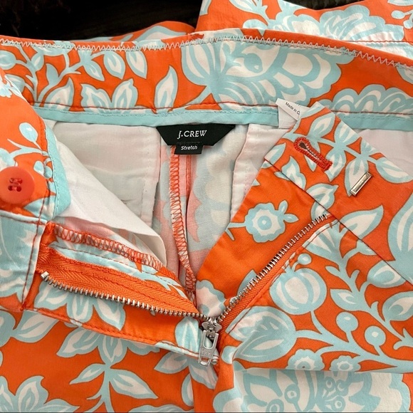 COPY - J.Crew fun & floral Bermuda stretch shorts, size 4 - Picture 7 of 8
